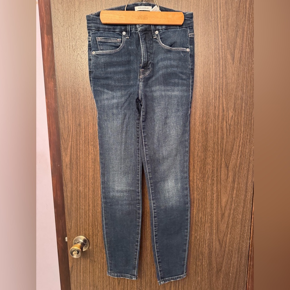 GOOD AMERICAN GOOD LEGS CROP DARK WASH JEANS SIZE 4 26.75” INSEAM